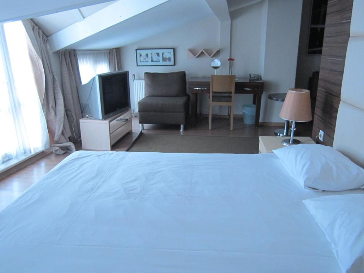 Derpa Suite Hotel Istanbul Exterior photo