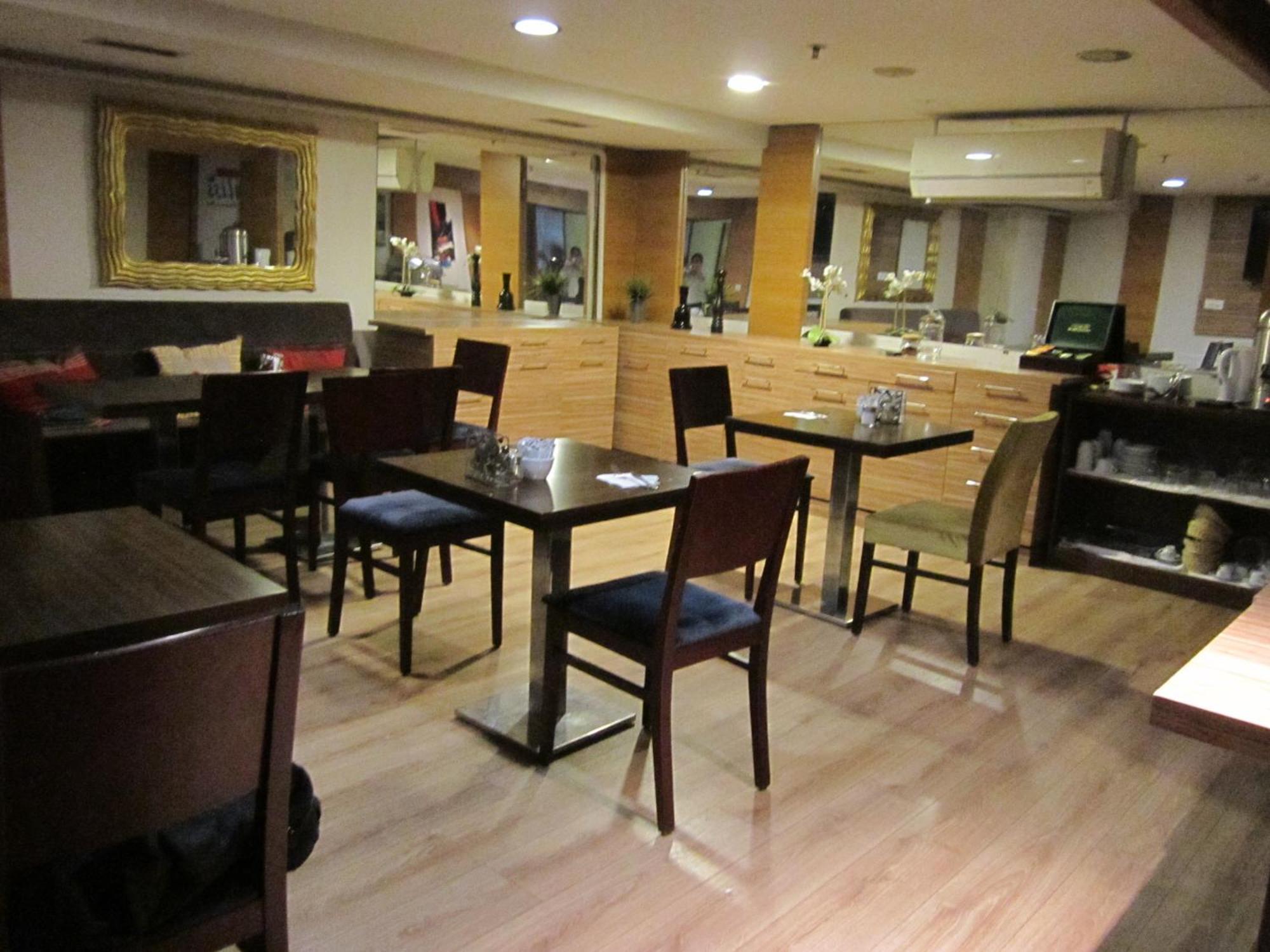 Derpa Suite Hotel Istanbul Exterior photo