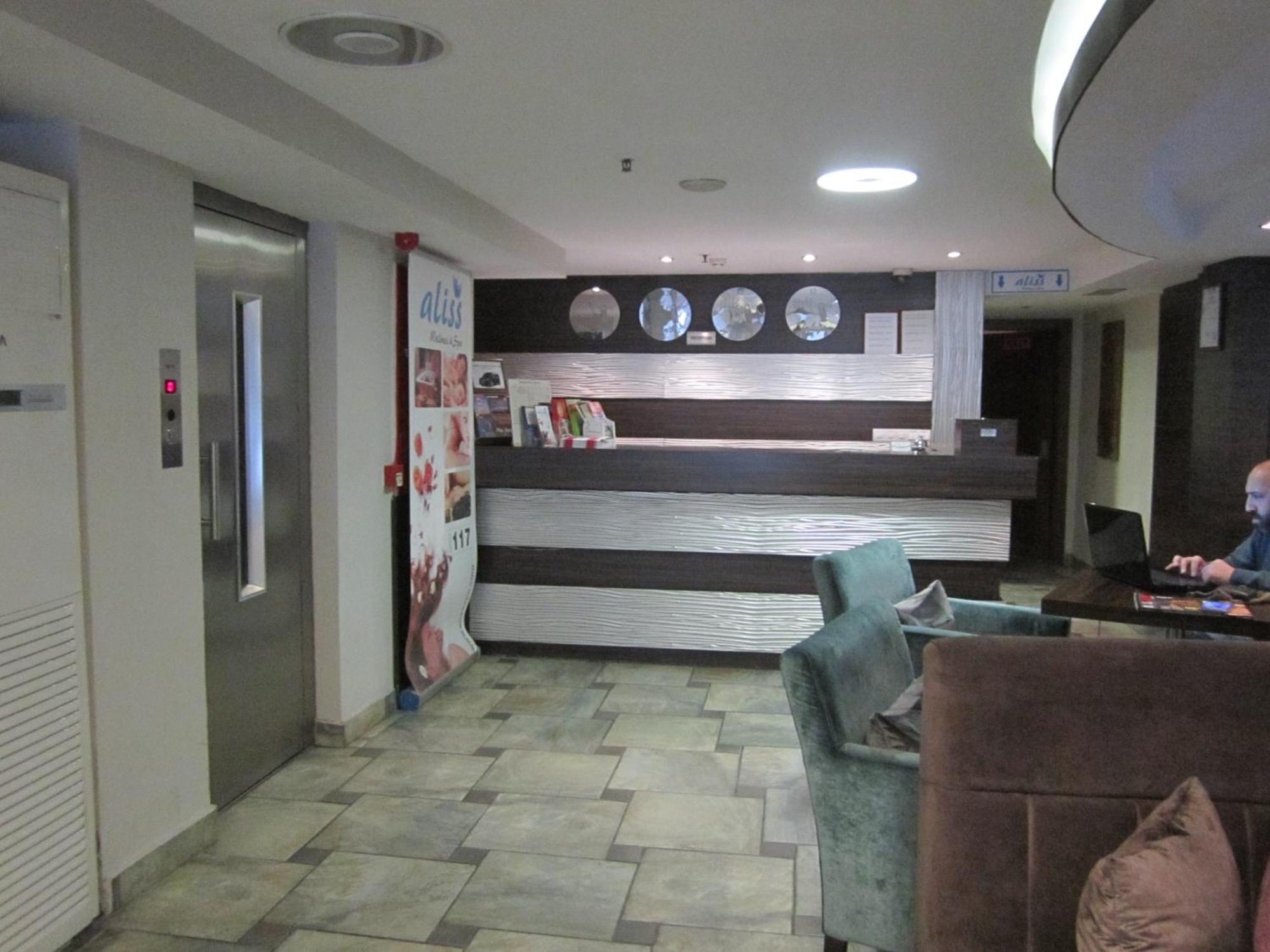 Derpa Suite Hotel Istanbul Exterior photo
