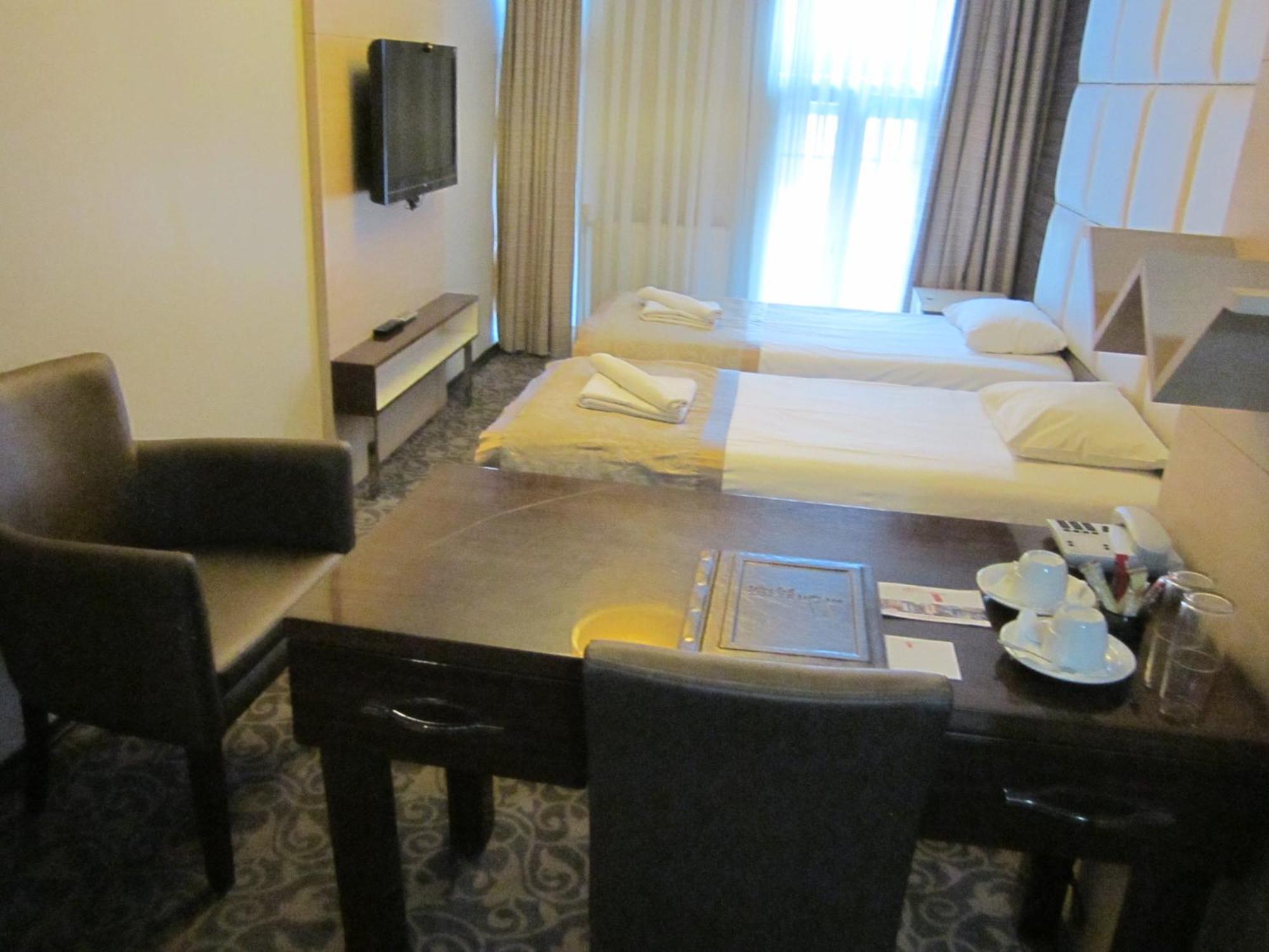 Derpa Suite Hotel Istanbul Exterior photo