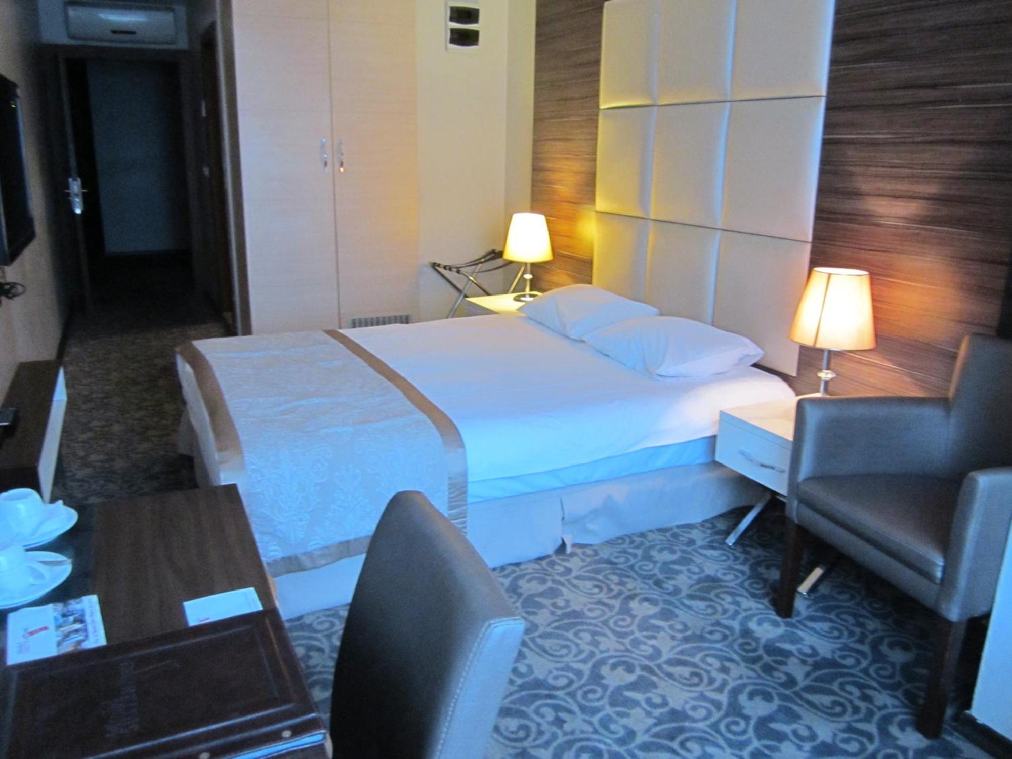 Derpa Suite Hotel Istanbul Exterior photo