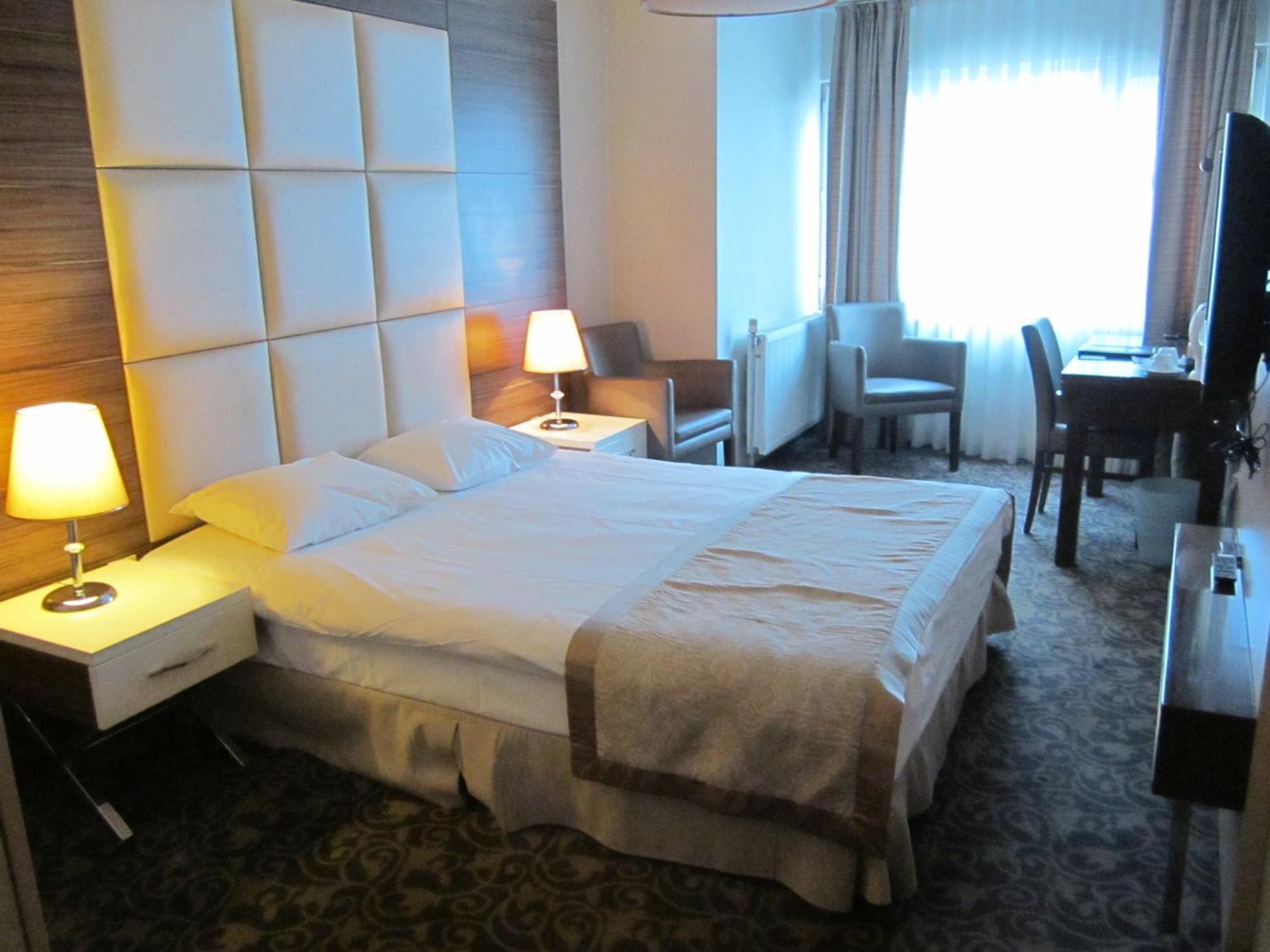 Derpa Suite Hotel Istanbul Exterior photo