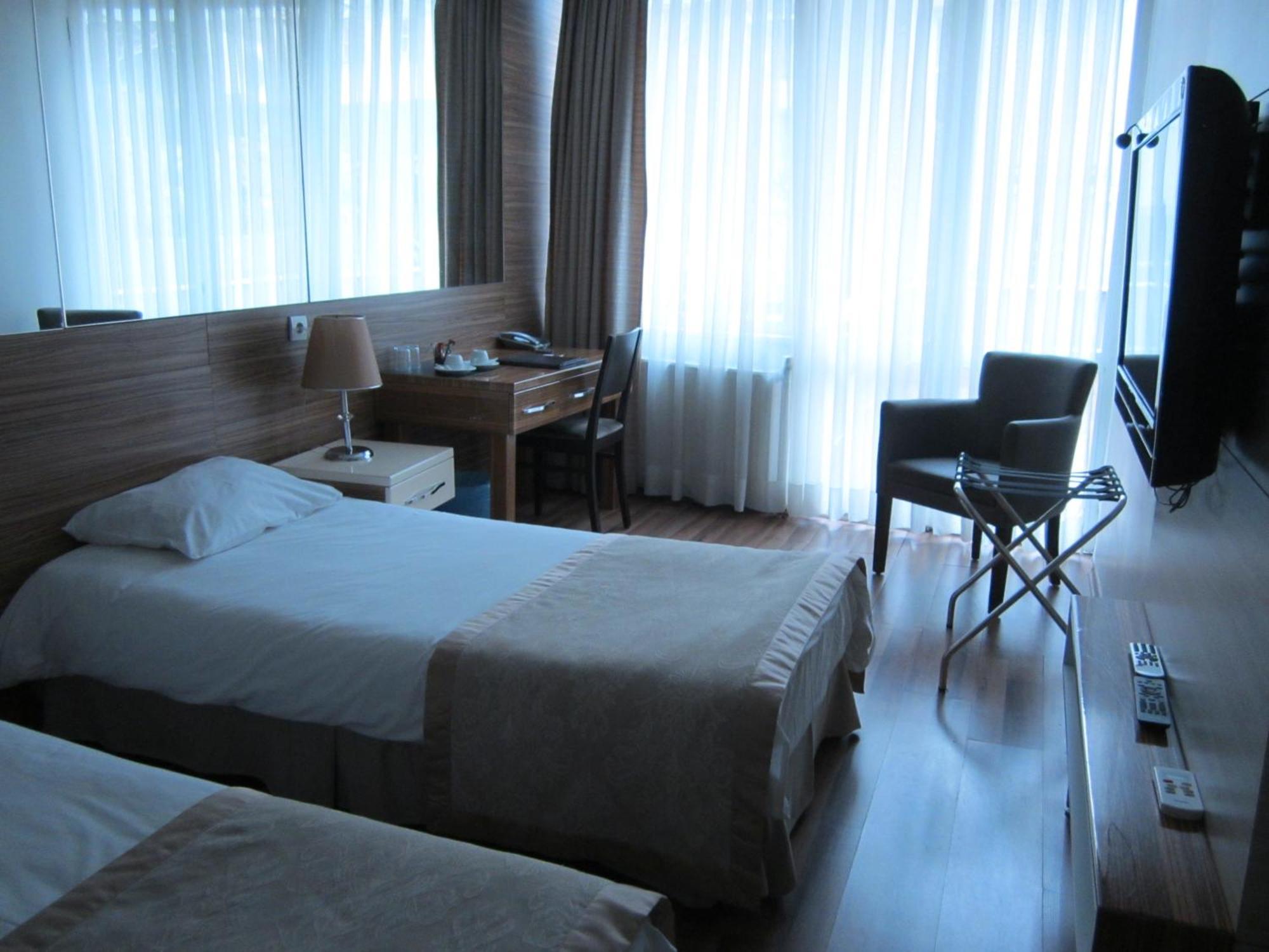 Derpa Suite Hotel Istanbul Exterior photo