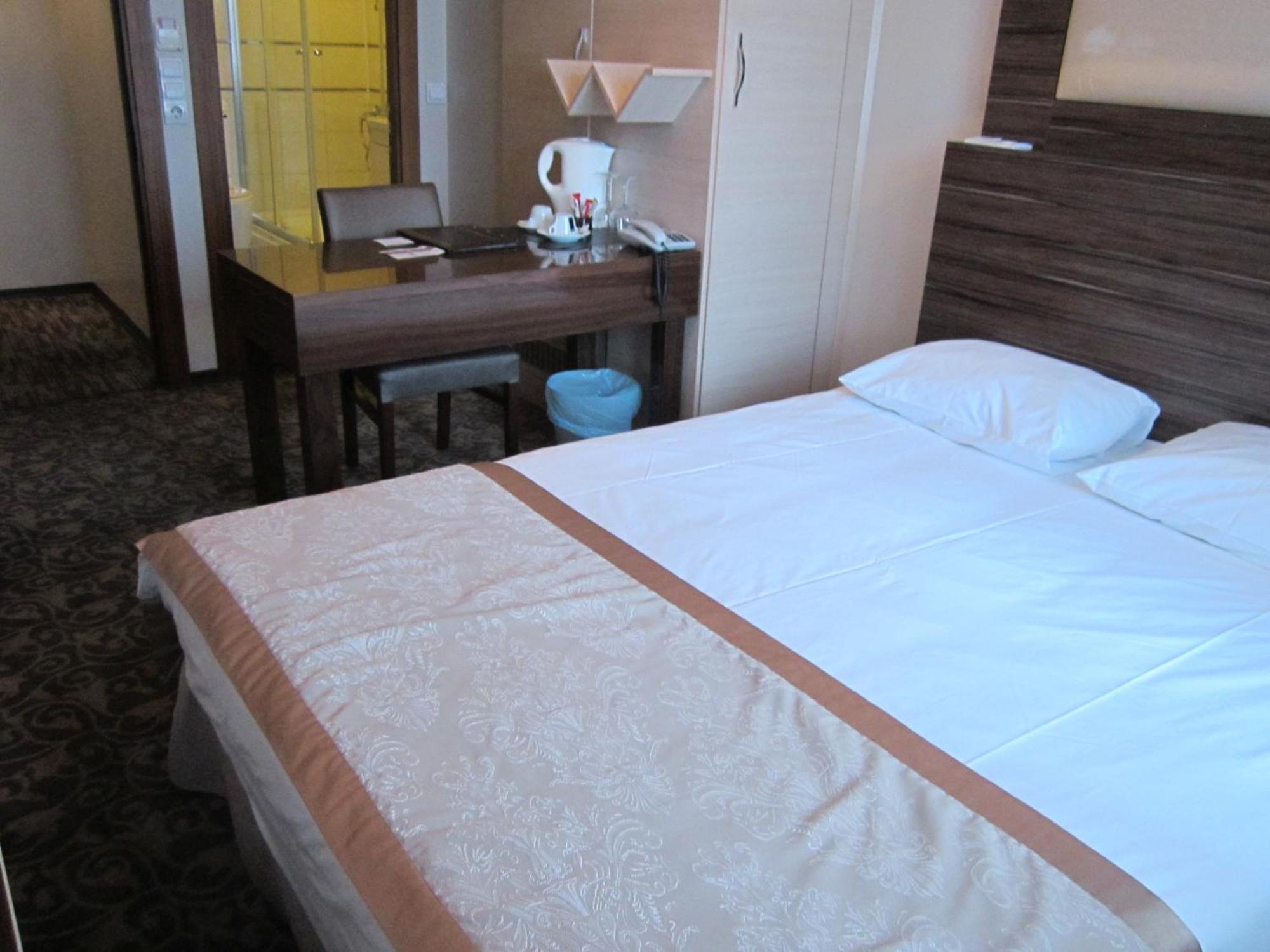 Derpa Suite Hotel Istanbul Exterior photo